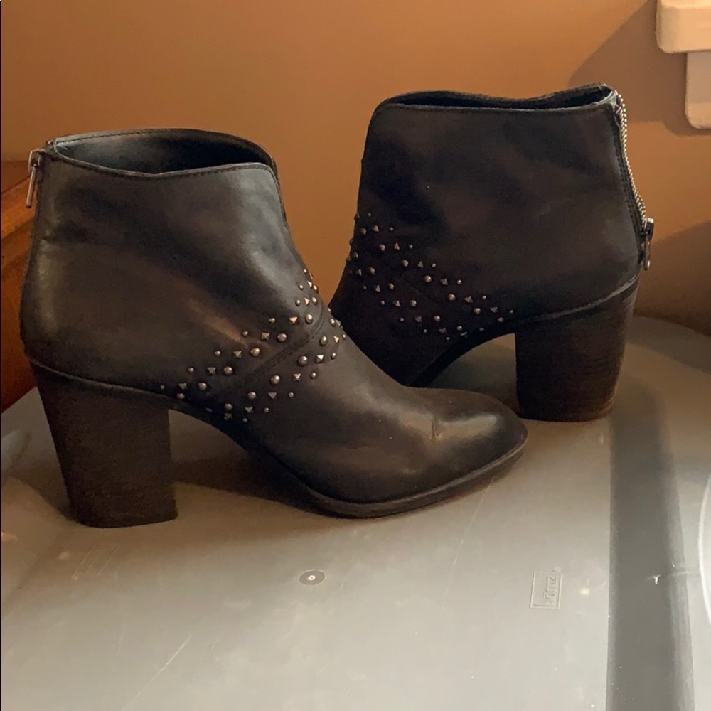 Lucky Brand chunky heel ankle boot